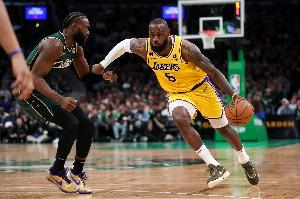 湖人vs詹姆斯直播_NBA高清免费观看_湖人vs詹姆斯比赛回放视频集锦