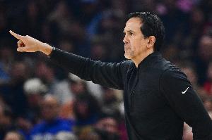 字母哥vs热火直播_NBA高清免费观看_字母哥vs热火比赛回放视频集锦