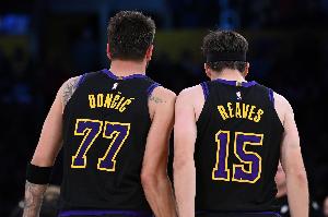湖人vs东契奇直播_NBA高清免费观看_湖人vs东契奇比赛回放视频集锦